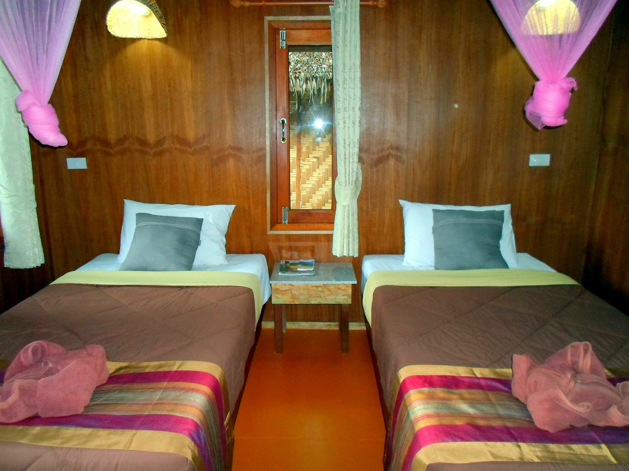 सहारा Khao Sok 2*